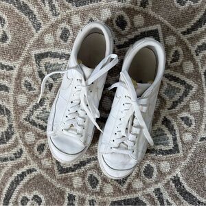 Nike White Low-Top Sneakers. Size 7.5